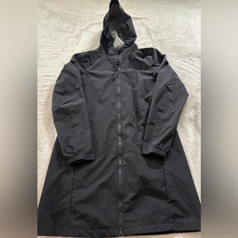 Lolë Women's Long Black Hooded Jacket (XS)